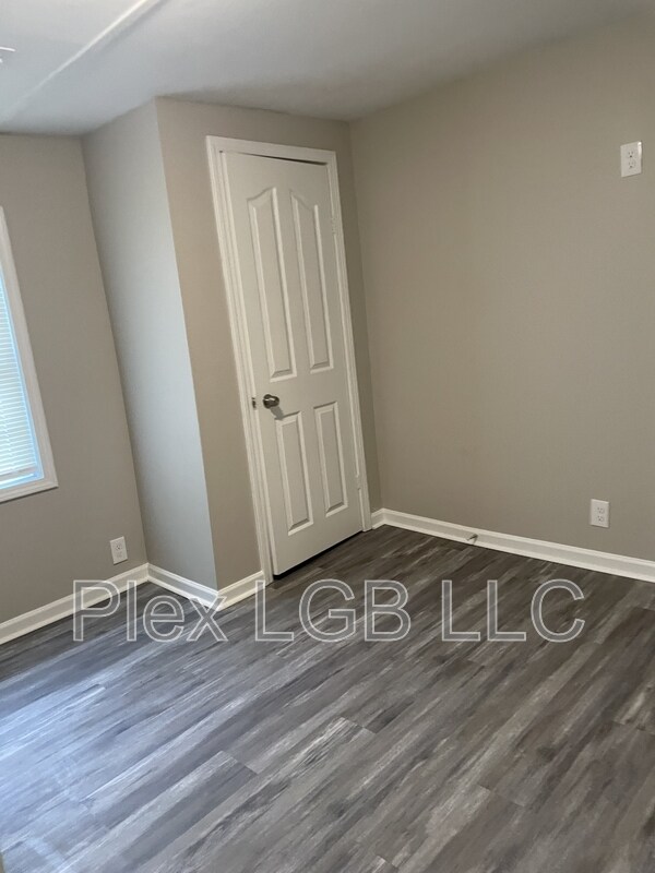 Foto del edificio - 324 Daniel St