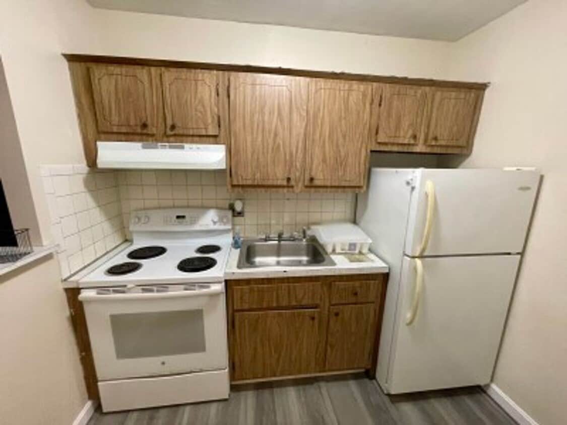 Allston Studio with Parking Spot - NO FEE - Allston Studio with Parking Spot - NO FEE
