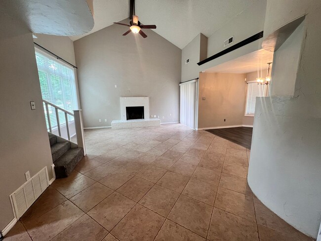 Building Photo - Great Home in Southwest Lubbock