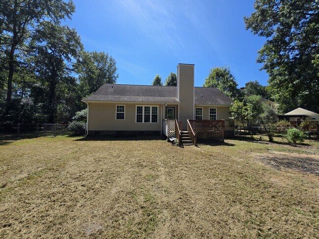 Foto del edificio - 105 Bloomingfield Dr