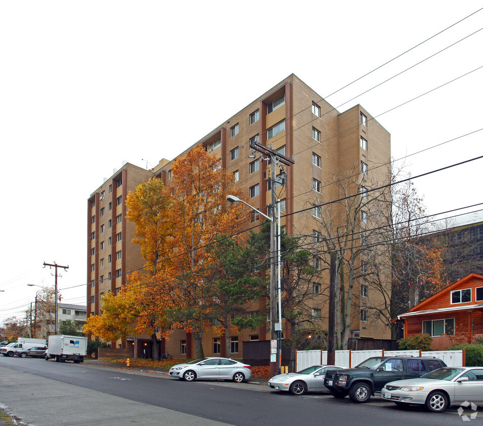 Building Photo - University West