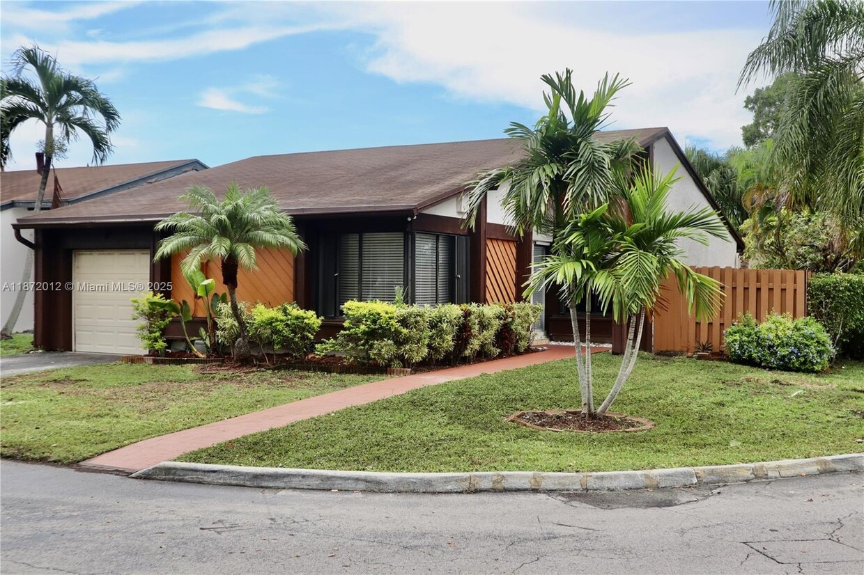 Primary Photo - 9730 SW 148th Ave