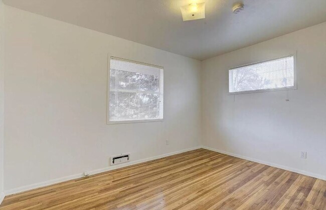 Foto del edificio - 1170 S Holly St