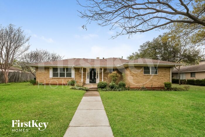Primary Photo - 2133 Huntington Dr
