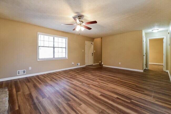 Foto del edificio - 3011 Randolph Ct NE