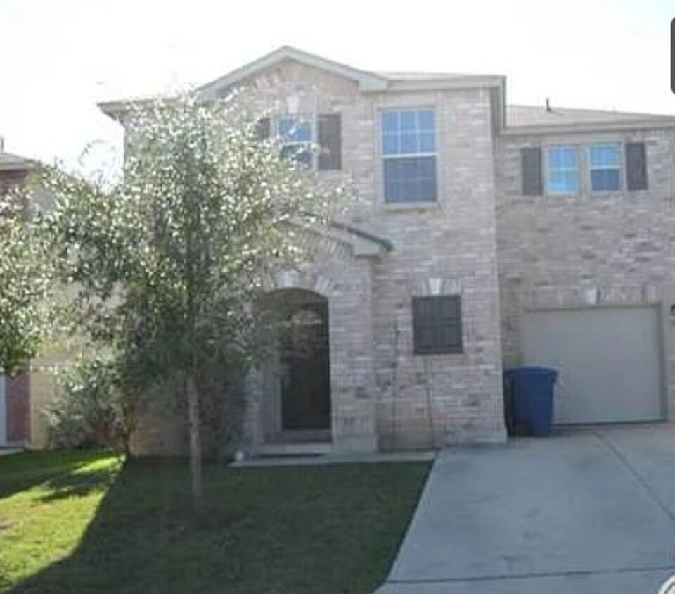 Foto principal - Charming 3BR House in San Antonio