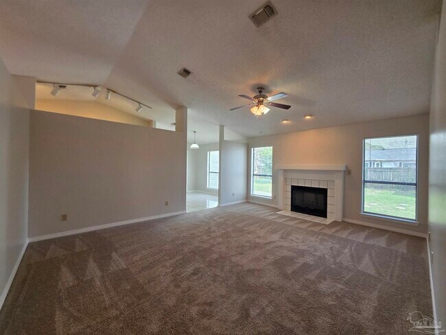 Foto del edificio - 824 Lavon Dr