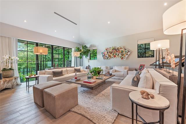 Foto del edificio - 7230 E Lago Dr