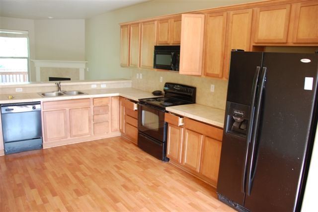 Building Photo - 15565 SW Stone Ridge Cir
