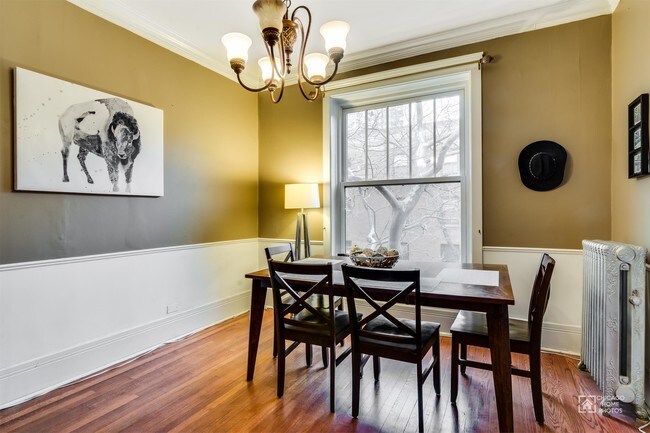 Foto del edificio - 3172 N Pine Grove Ave