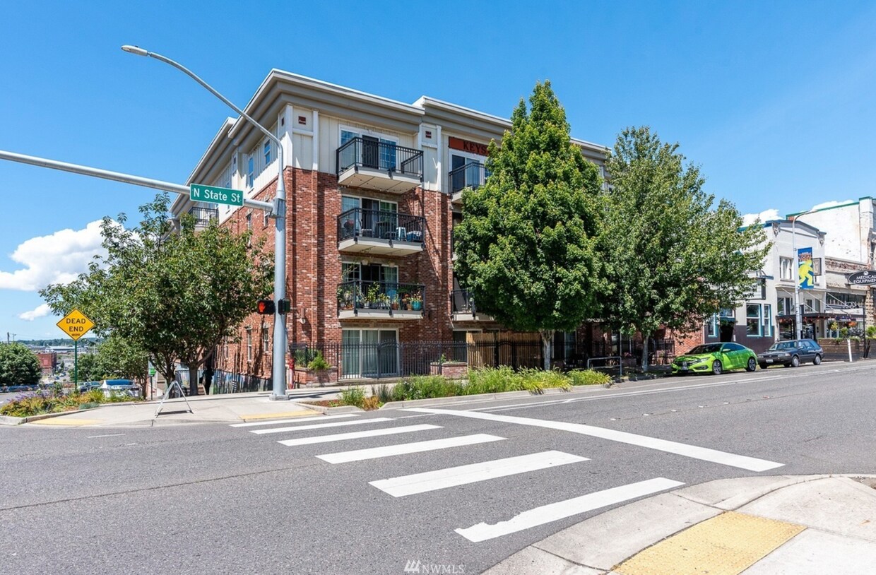 Foto principal - 1001 N State St