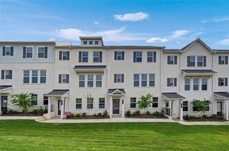 Building Photo - 206 Maycrest Path