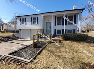 Building Photo - 9700 W 89th Terrace
