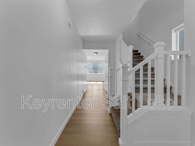 Foto del edificio - 8729 Park Slope Ln