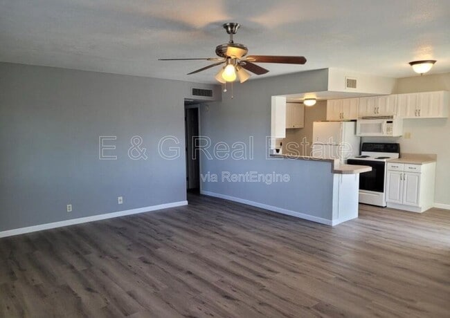 Building Photo - 17019 E Calle Del Oro