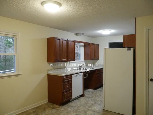 Foto del edificio - Quiet, Convenient Location, off Country Cl...