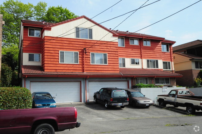 Building Photo - Parkway Apartments