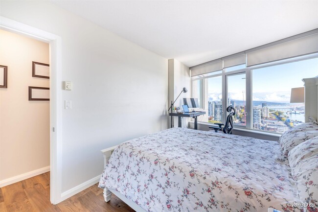 Building Photo - 888 Carnarvon St