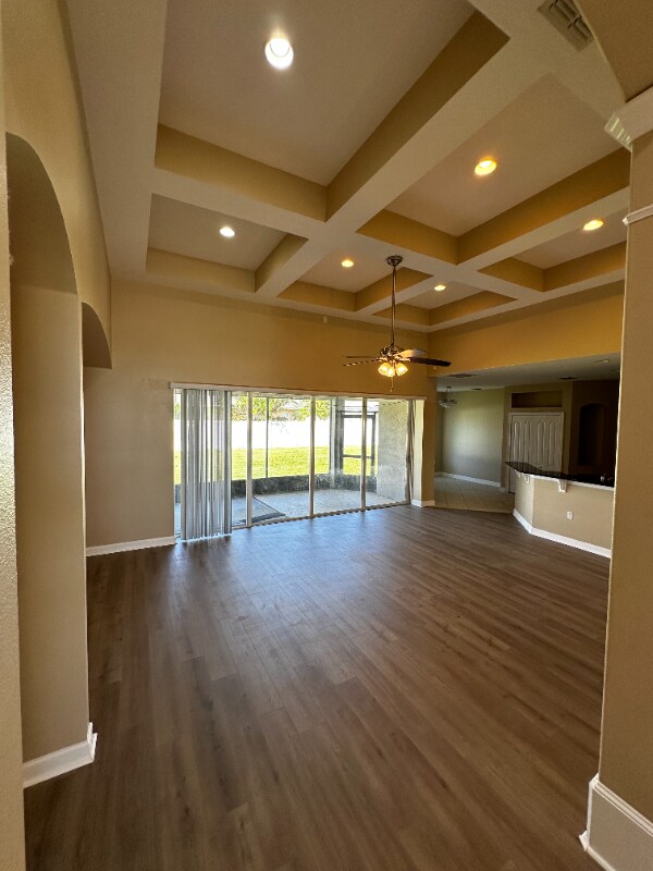 Building Photo - 13613 Larsen Ln