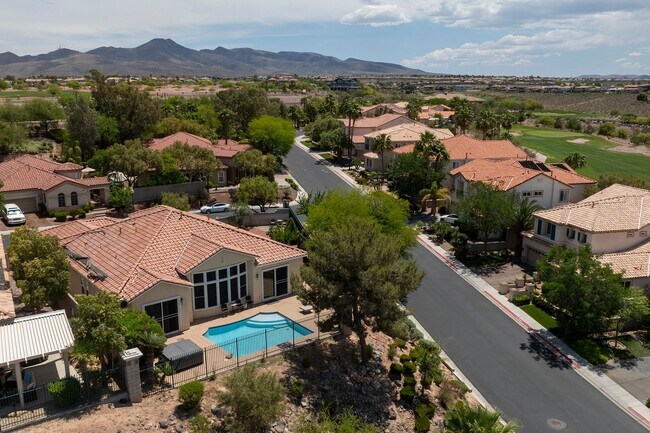 Building Photo - 2850 Botticelli Dr
