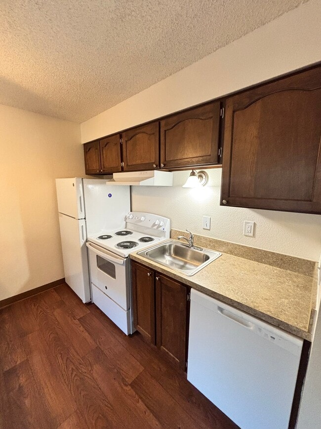 Photo - 3950 SW 102nd Ave Apartment