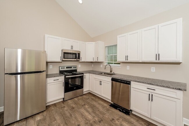Building Photo - 3 Bedroom Home in Odenville, AL!