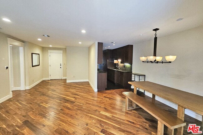Foto del edificio - 382 E California Blvd