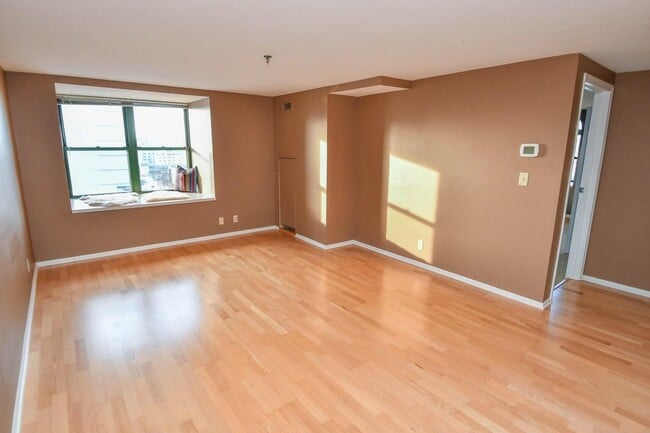 Building Photo - 270 E Highland Ave