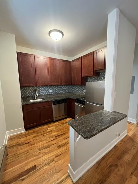 Foto principal - 1 bedroom in Chicago IL 60657