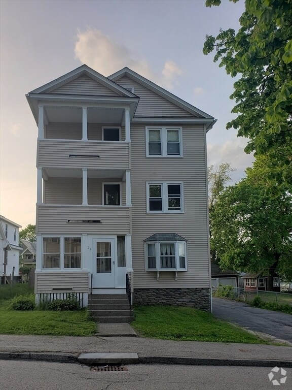 Building Photo - 26 Stebbins St