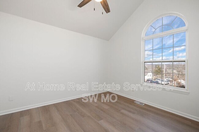 Building Photo - 903 N 4th St