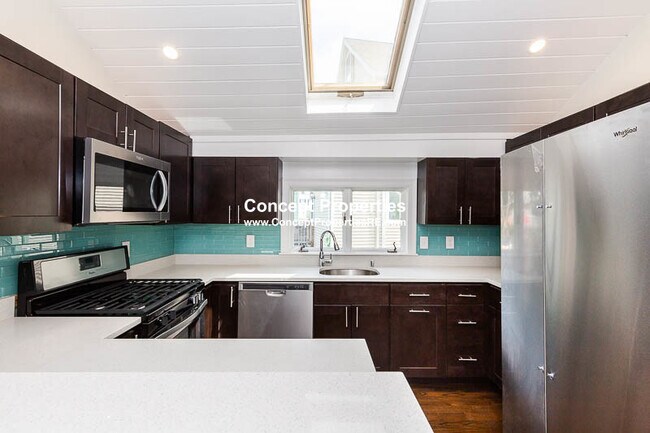 Building Photo - 71 Orchard St