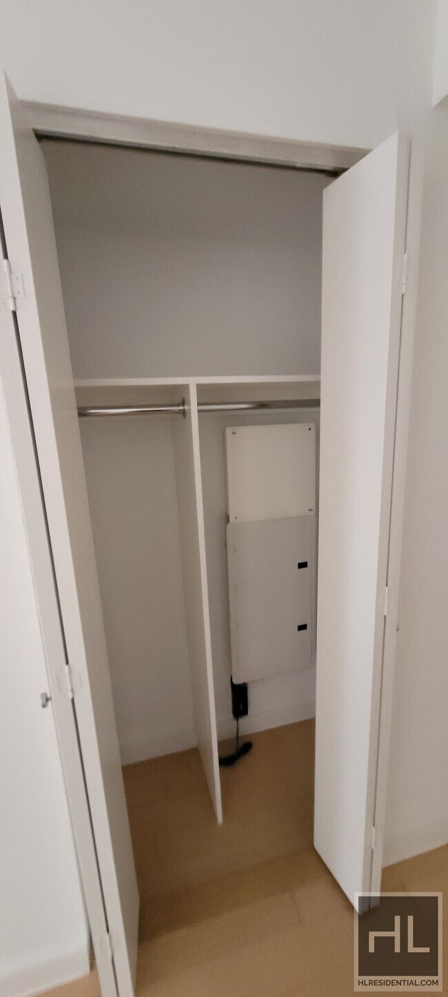 Building Photo - East 39th Street