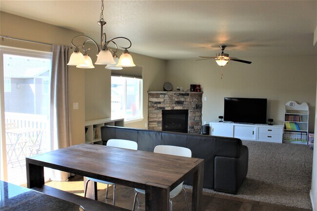 Foto del edificio - 835 Pistol River Way