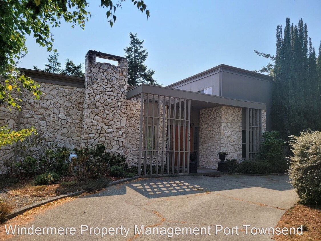 Primary Photo - 1 br, 1.5 bath House - 519 Cosgrove Street