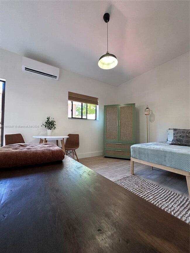 Foto del edificio - 52 NW 68th St