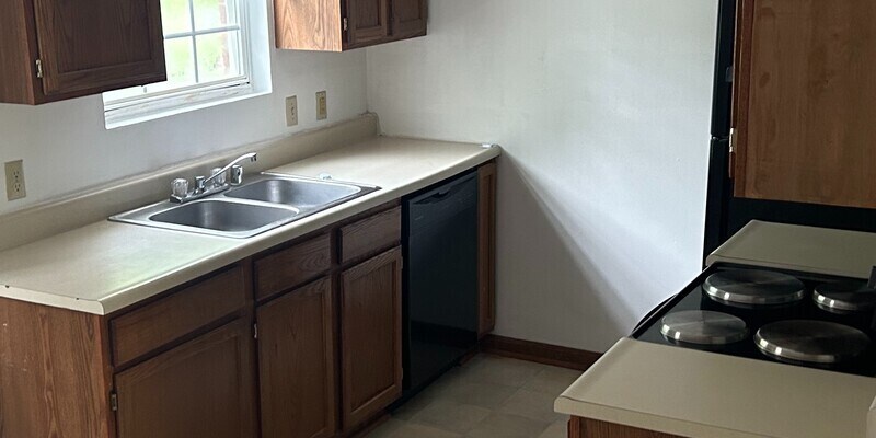 Primary Photo - 102 Barnes Lane