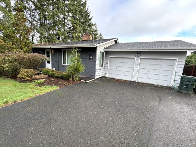 Foto del edificio - 2440 NW 111th Avenue ~ Spectacular Cedar M...