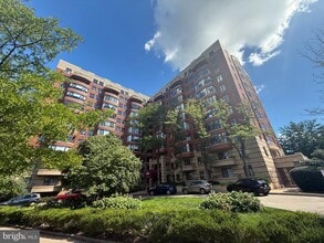 Building Photo - 2400 Clarendon Blvd