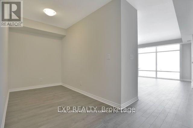 Photo du bâtiment - 150 Oak Park Blvd