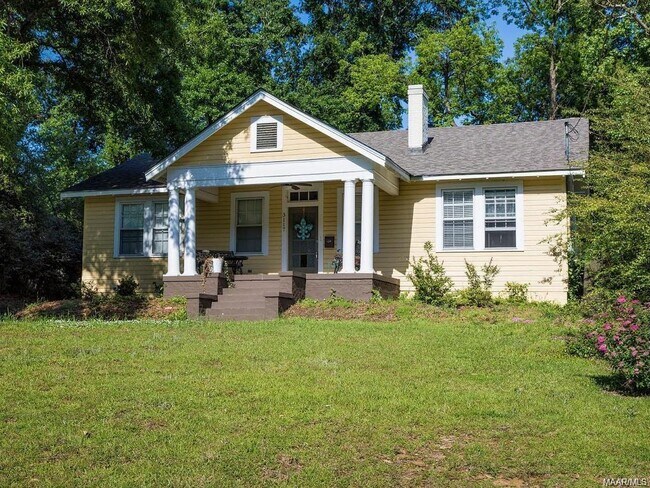 Building Photo - 3117 Cloverdale Rd