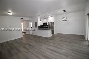 Building Photo - 3 br, 2.5 bath Townhome - 8340 SW 154th Av...