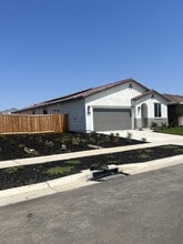 Building Photo - 1083 Camomile Dr