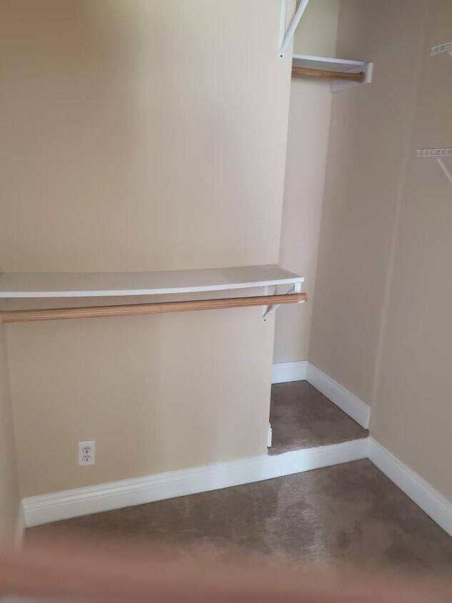 Building Photo - 729 Indiana Ct