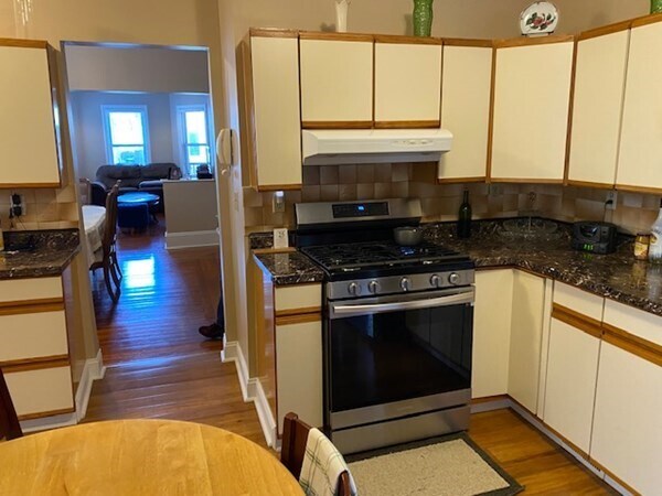 Primary Photo - 31 Cambria St
