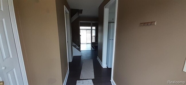 Building Photo - 5089 Buckingham Pl Dr