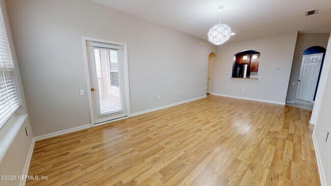 Foto del edificio - 7990 Baymeadows Cir E