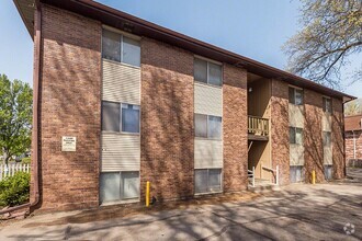 Building Photo - 1938 Garfield St