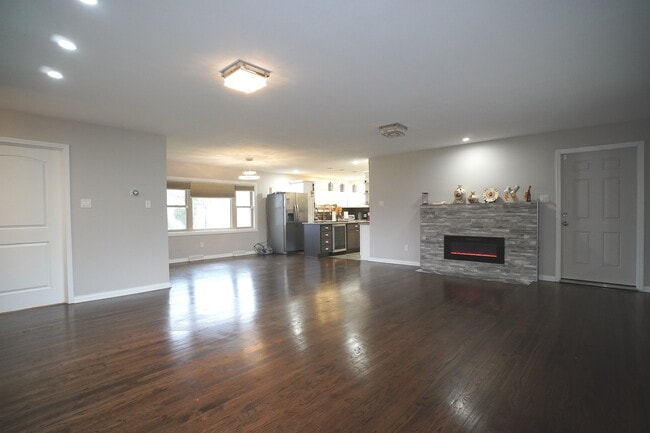 Foto del edificio - 6092 Cleveland St