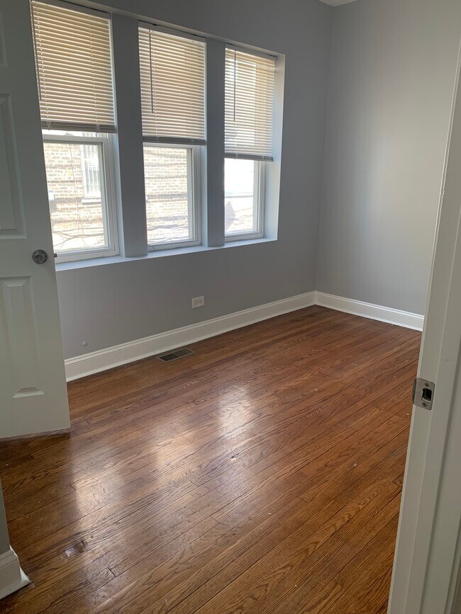 Bedroom - 8415 S Ingleside Ave